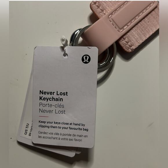 NWT Lululemon Never Lost Keychain Pink Mist/‎ Silver - Picture 5 of 6